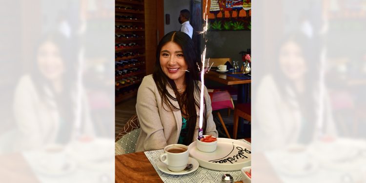 Foto: Rubén Morales // Brenda lució radiante en su cumpleaños.