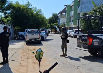 ¡Operativo en Puerto Escondido! Taller mecánico señalado por robo de vehículos es cateado