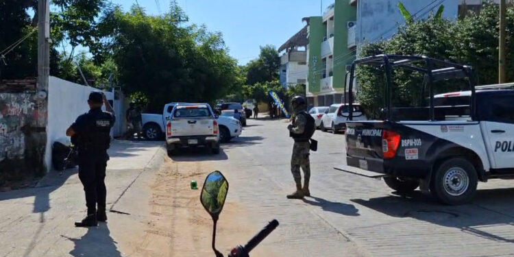 ¡Operativo en Puerto Escondido! Taller mecánico señalado por robo de vehículos es cateado