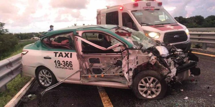 Se accidenta ruletero el entronque de Ventanilla