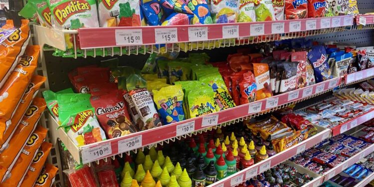 Ignoran Ley que prohíbe   la venta de comida   chatarra en escuelas