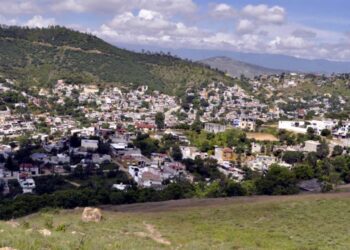 Foto: Archivo El Imparcial // En la zona de reserva Cerro del Crestón -Cruz Blanca- Fortín se establecieron alrededor de 7 mil personas en 67 colonias, varias de ellas en áreas ya urbanizadas y otras sin certeza jurídica y sin servicios básicos.