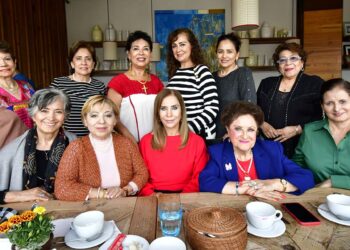 Foto: Rubén Morales // Celia Martínez escuchó las tradicionales Mañanitas de sus seres queridos.