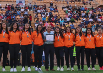 ¡Emotivo reconocimiento para las Chapulincitas!