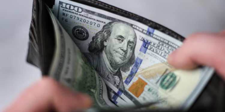 ¿Qué tanta fortuna da llevar un dólar en la cartera?