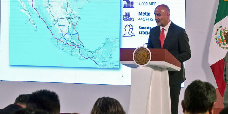 Foto: internet // En la “mañanera del pueblo”, Jesús Antonio Esteva Medina, titular de la SICT, informó que la súper Mitla-Tehuantepec, presenta un avance del 95 por ciento.
