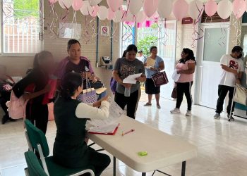En la Unidad de Medicina Familiar No. 13 se aplicó la vacuna del VPH.