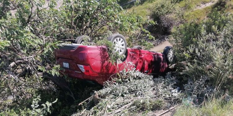 El automóvil fue localizado, a la altura del tramo Ayutla-Mitla.