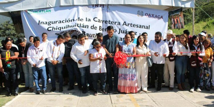 El camino artesanal en la cordillera de la Sierra Cuicateca fue inaugurado.