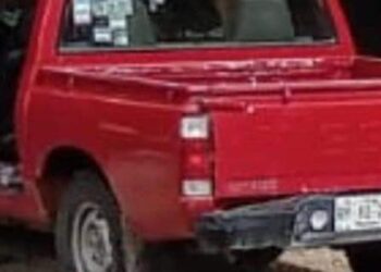 Roban camioneta Nissan en Huajuapan