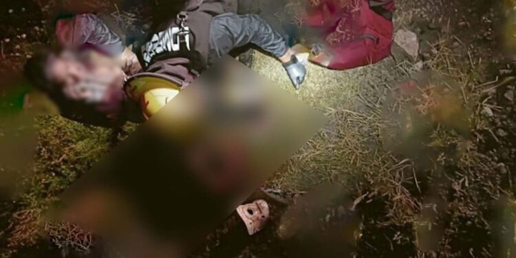 El joven presentaba diferentes lesiones y una herida a la altura del cráneo.
