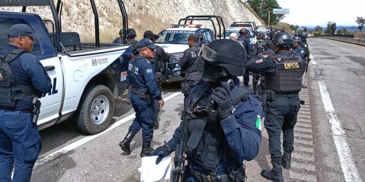 Foto: Gobierno de Oaxaca // El lunes la Secretaría de Seguridad detuvo a 38 personas que “cobraban peaje” en la supercarretera Oaxaca-Cuacnopalan.