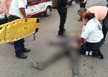 El motociclista resultó herido en la intersección de Símbolos Patrios y Universidad.