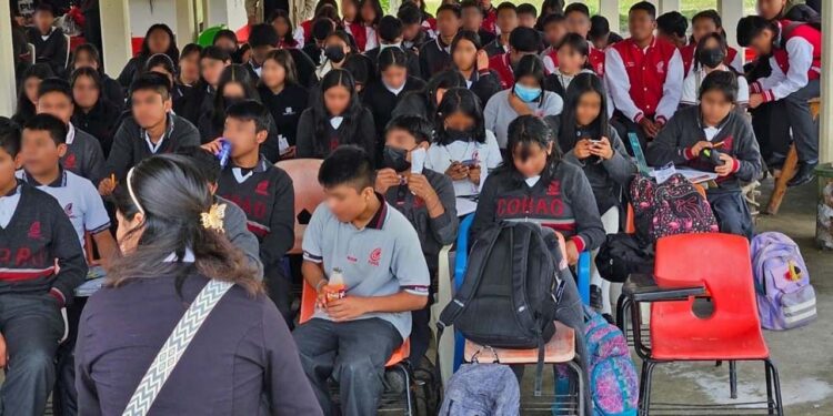 El principal objetivo es empoderar a los jóvenes mediante el conocimiento.
