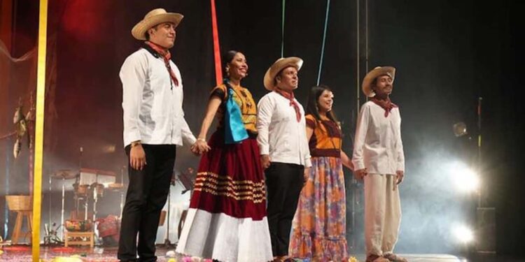 El público disfrutó de la oferta cultural de Oaxaca en el 52 Festival Internacional Cervantino.