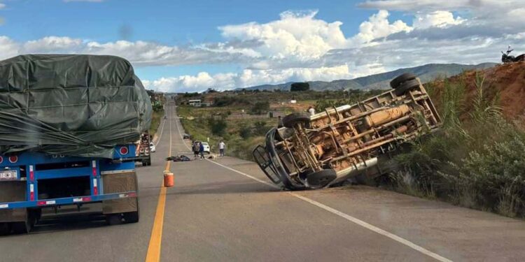 Elementos de la Policía Vial Estatal, tomaron conocimiento del percance.