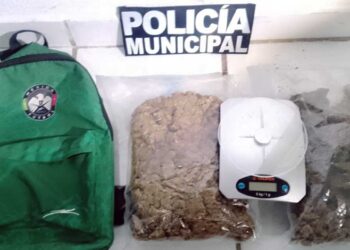 Encontraron alrededor de un 1 kilo 200 gramos de marihuana, bolsitas de la droga conocida como cristal y una báscula.