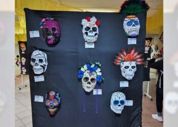 Fueron estudiantes de la Preparatoria número 3 quienes elaboraron las máscaras.