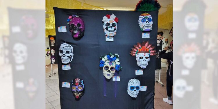 Fueron estudiantes de la Preparatoria número 3 quienes elaboraron las máscaras.