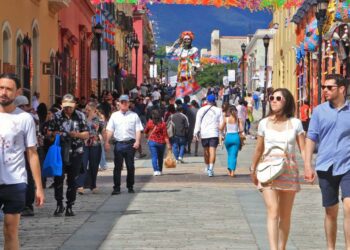 Foto: Adrián Gaytán // Hoteleros, restauranteros y turisteros se frotan las manos con la llegada de turistas.