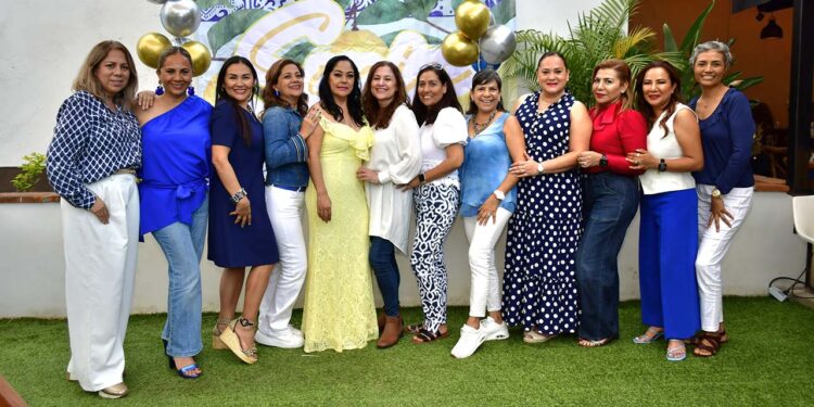 Fotos: Rubén Morales // Iliana Hernández, Ludy, Lety Meza, Devora Osorio, Sonia, Lucy Mota, An Osorio, Alma Soriano, Marianita de Vargas, Ariatna Martínez, Nely Carrillo y Iliana.