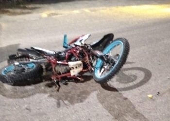 Muere al chocar contra muro