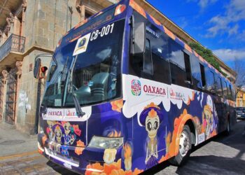 Foto: Adrián Gaytán // Las unidades del Citybus, circulan en el Centro Histórico de Oaxaca.