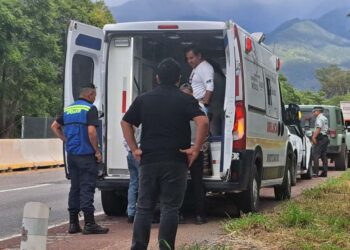 La agresión ocurrió durante una carrera de ciclismo que el oficial trabajaba como seguridad.