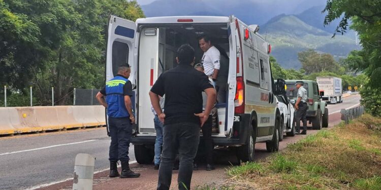 La agresión ocurrió durante una carrera de ciclismo que el oficial trabajaba como seguridad.