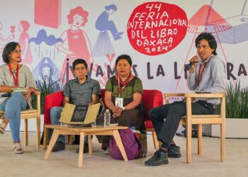 La autora estuvo acompañada por el poeta y editor Omar Fabián y el escritor zapoteco Pergentino José.