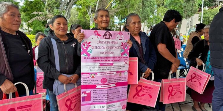 La autoridad invitó a las mujeres de este municipio de la Mixteca a participar en las diferentes campañas.