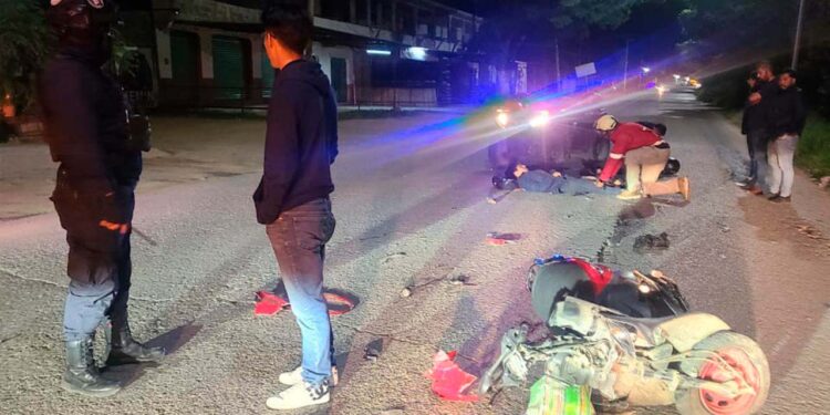 Derrapan motociclistas en San Jacinto Amilpas