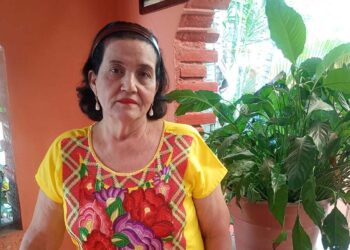 La cocinera tradicional Raquel Silva Méndez se prepara para el festival.