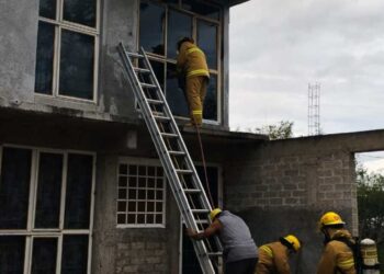 La conflagración dejó daños en el domicilio.