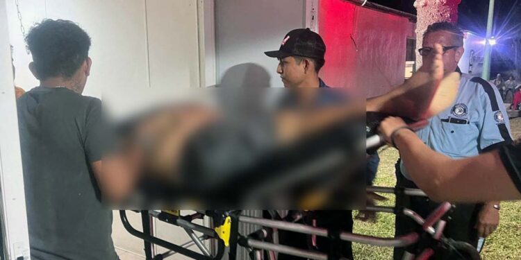 La fémina y el varón fueron trasladados por el agente municipal al hospital del IMSS de Matías Romero.