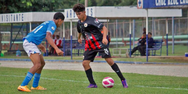 Los Dragones siguen sin recibir goles.