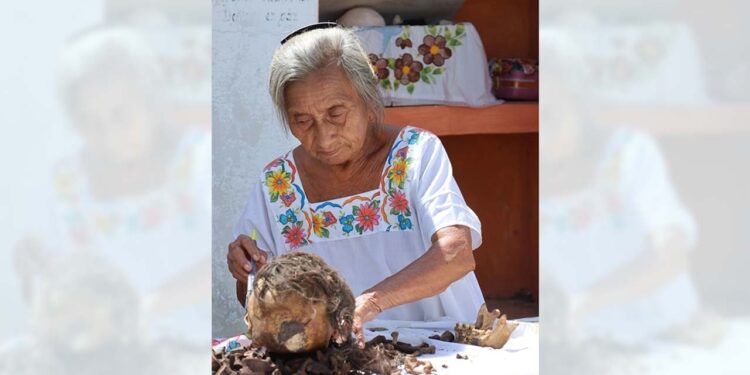 La primera limpieza se hace cuando el difunto cumple su tercer aniversario de muerto.