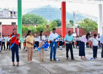 Los estudiantes ya no sufrirán con las condiciones climáticas.
