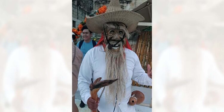 Los huehuentones han hecho sus presentaciones en varias partes del país.