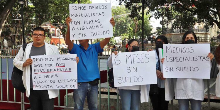 Foto: Archivo El Imparcial // Médicos especialistas han reiterado en varias ocasiones su molestia por la tardía incorporación a centros de trabajo.