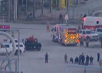 Dos muertos y cinco heridos, tras fuga en refinería Deer Park de PEMEX