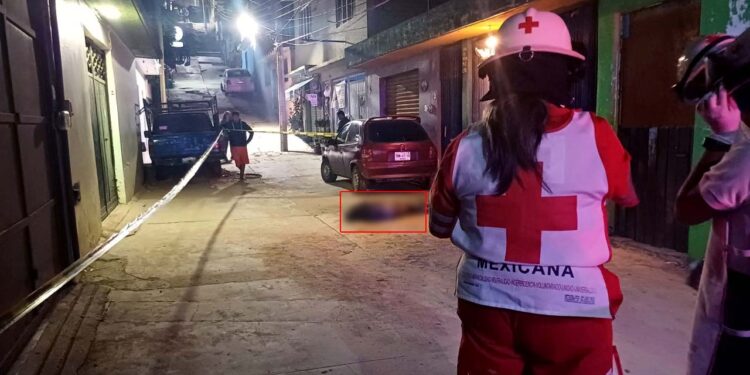 Personal de la Cruz Roja confirmó que el hombre ya no contaba con signos vitales.