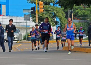 Fotos: Leobardo García Reyes // Preparan la carrera muertera.