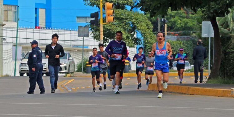 Fotos: Leobardo García Reyes // Preparan la carrera muertera.