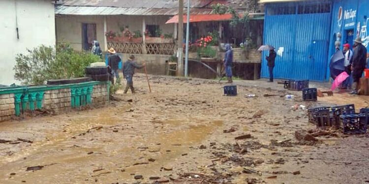 Foto: cortesía // Reportan graves afectaciones en la comunidad de Natividad, Ixtlán, tras las lluvias de este domingo.