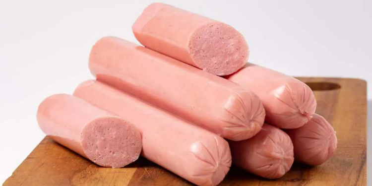 ¡Alertan por salchichas con niveles potencialmente cancerígenos!