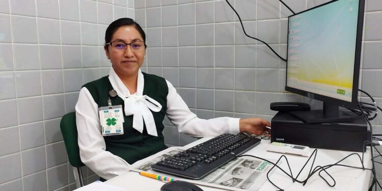 Se informó que existen diversos factores de riesgo que pueden aumentar el riesgo de presentar cáncer de mama.