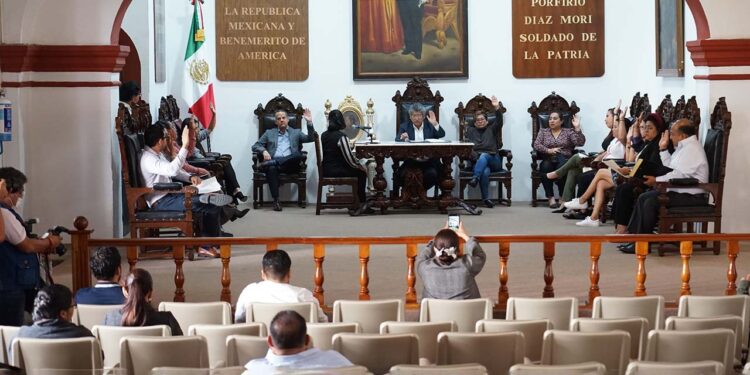 Foto: Adrián Gaytán // Sesión de cabildo.