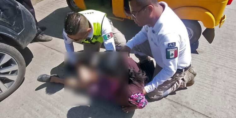 Sofía N. de 74 años fue atendida por paramédicos de la Regiduría de Zaachila.