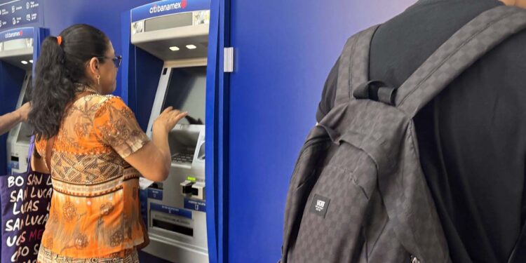 Foto: Luis Alberto Cruz // Son los cajeros bancarios los más inseguros, de acuerdo a oaxaqueños.
